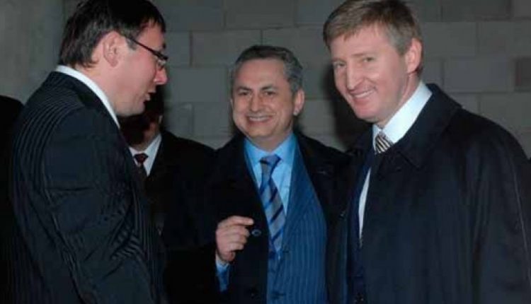 Александр Дубинский: “Луценко собирает показания на Курченко для Ахметова”