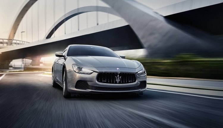 Львовский налоговик в декрете стал владельцем Maserati и массы недвижимости