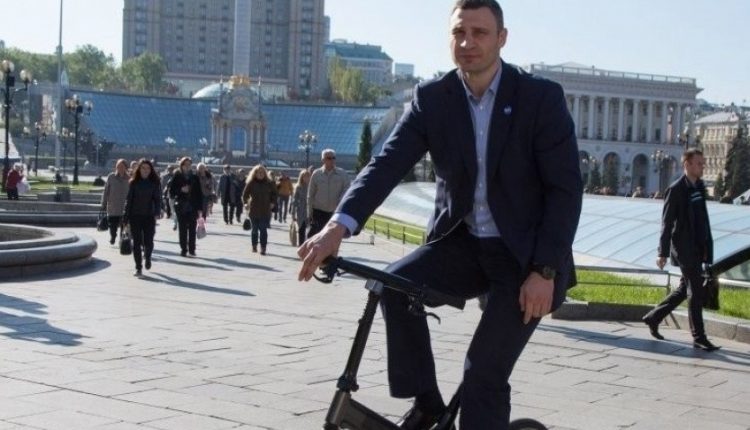 Кортеж мэра Киева нарушил правила движения в центре города