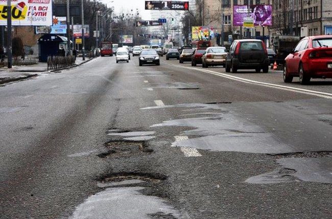 В Киеве можно заработать на капитальном ремонте 90% дорог