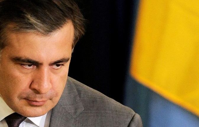Саакашвили объяснил потерю гражданства «союзом двух олигархов»