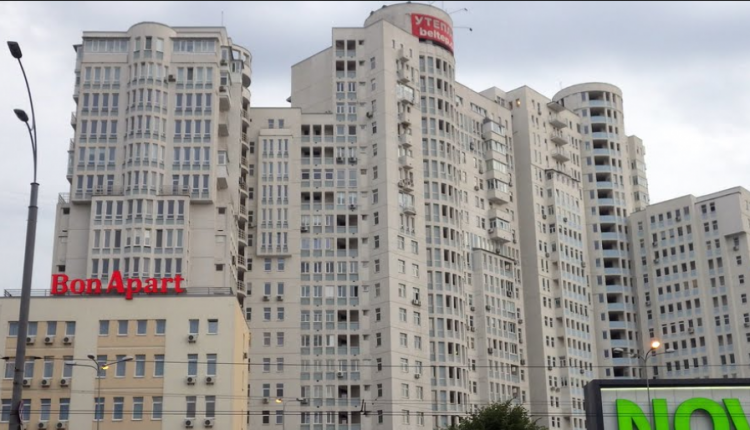 Старожил ГПУ приватизировал 2 служебные квартиры в Киеве. После увольнения купил ещё 5