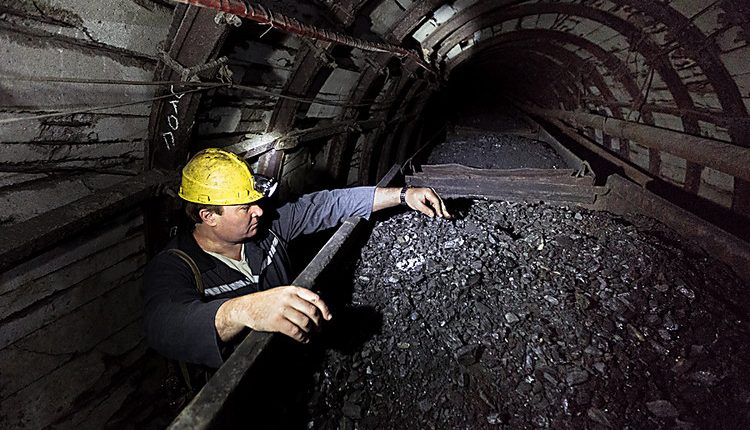 На угольный рынок страны возвращаются две шахты