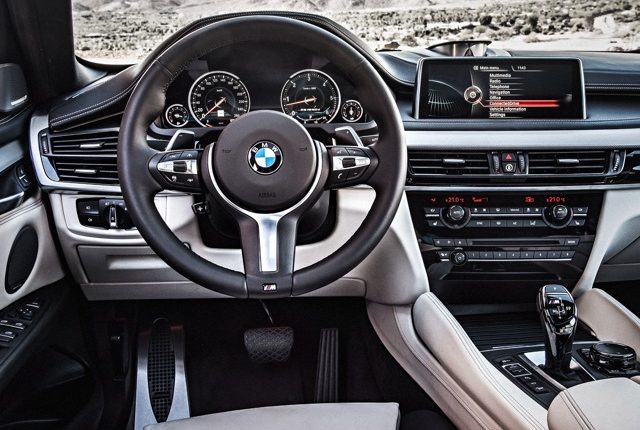 Сотруднице НОТУ подарили новый BMW за 2 млн