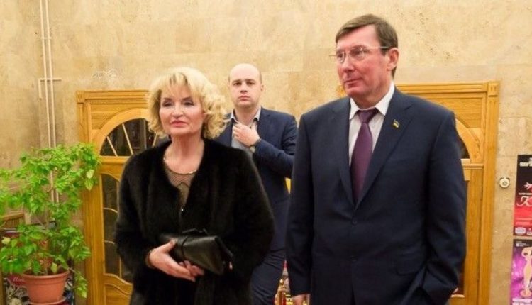 Ирина Луценко носит серьги стоимостью 160 тысяч