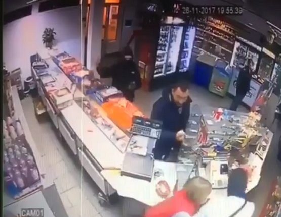 В Киеве сына нардепа задержали за разбойное нападение на магазин