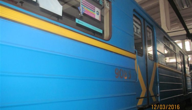 В Киеве с аукциона продают вагоны метро