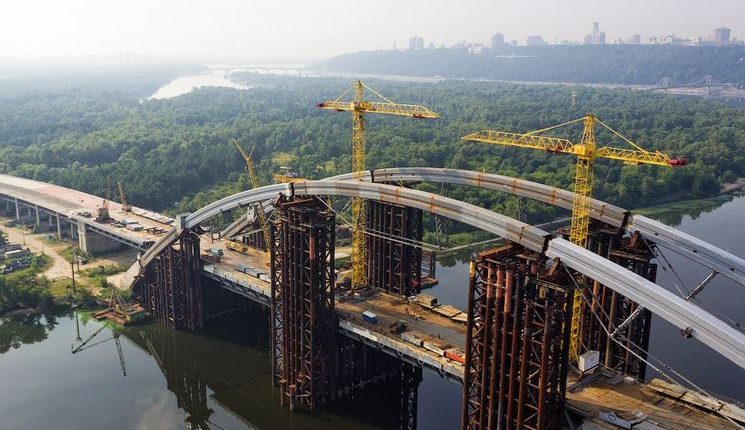Стало известно, сколько потратили на Подольский мост в Киеве