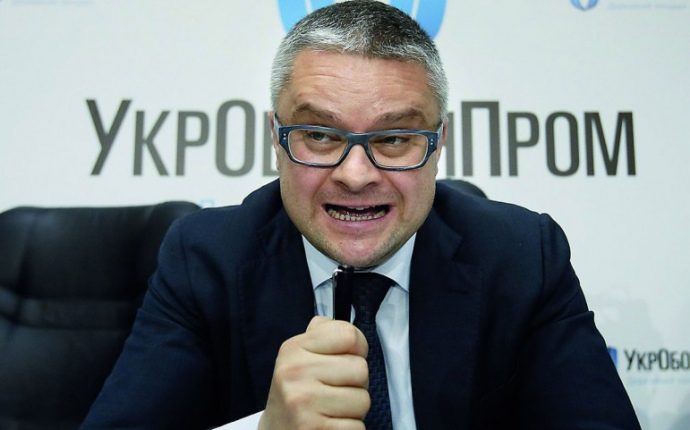 Гройсман посоветовал главе “Укроборонпрома” Романову сегодня же уволиться