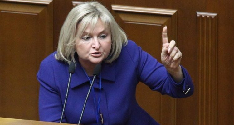 Ирина Луценко заявила, что получает 14 тысяч зарплаты, а Банковая ей не доплачивает