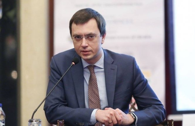 Министр Омелян получил в феврале 67 тысяч гривен зарплаты