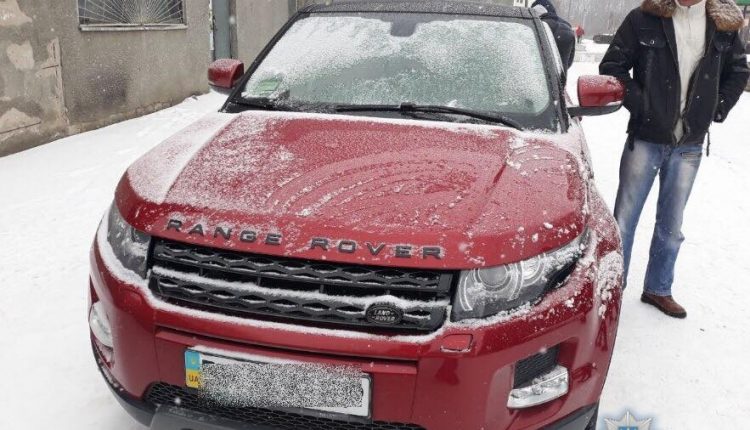 Под Киевом полицейские “купили” за $14,5 тысяч угнанный Range Rover