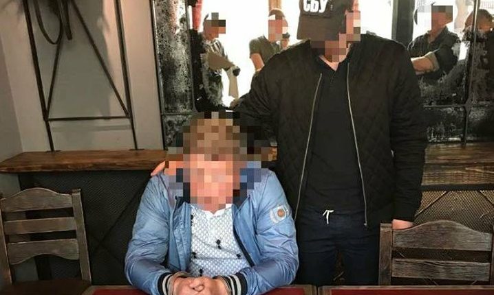 В Киеве задержали бизнесмена, пытавшегося подкупить чиновника КГГА за $24 тысячи