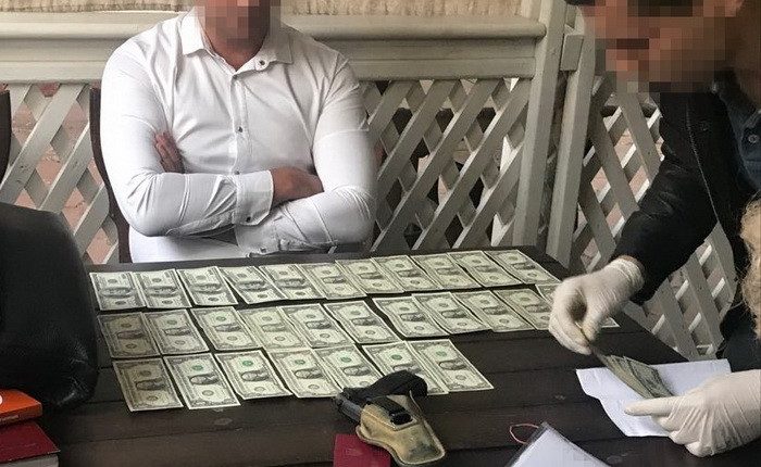 СБУ задержала майора полиции за вымогательство $5 тысяч