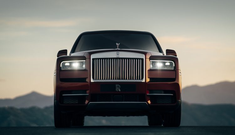 Rolls-Royce представил свой первый внедорожник