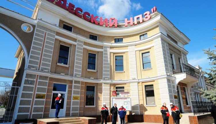 Интерпол объявил в розыск бывшего гендиректора Одесского НПЗ