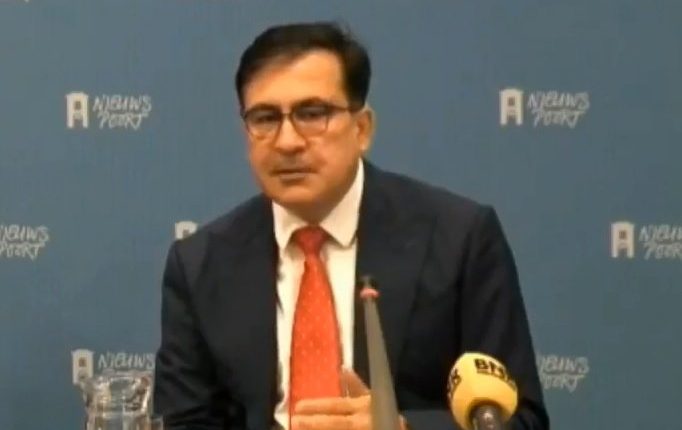 Саакашвили сменил имидж