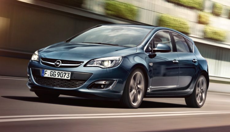 Водителя Opel Astra оштрафовали за езду на скорости 696 км/ч