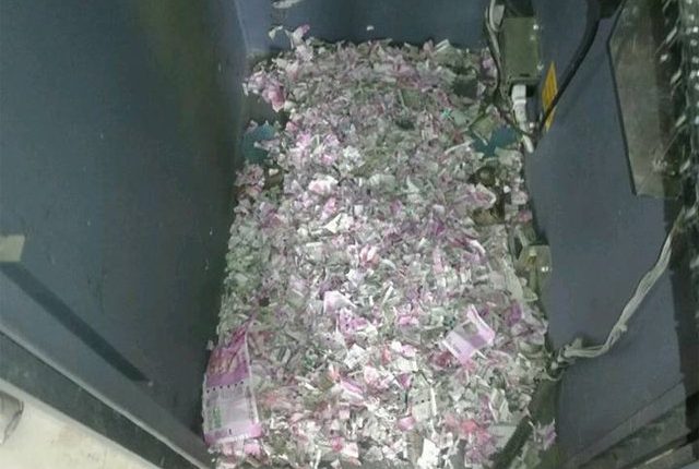В Индии мыши залезли в банкомат и съели больше миллиона рупий
