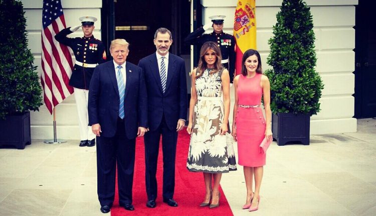 Мелания Трамп сразила роскошным платьем на встрече с королем и королевой Испании
