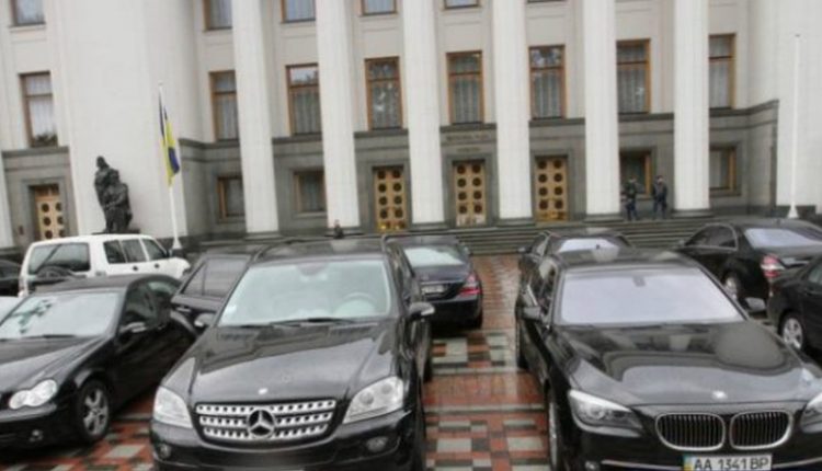 257 нардепов воспользовались в Киеве служебными автомобилями