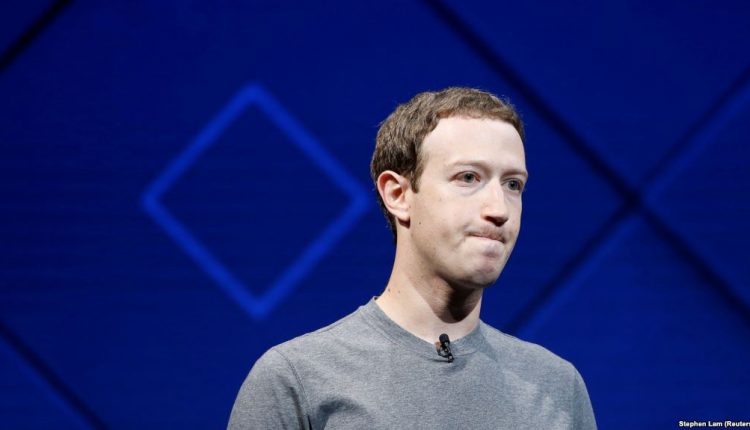 Из Facebook хотят уволить Марка Цукерберга