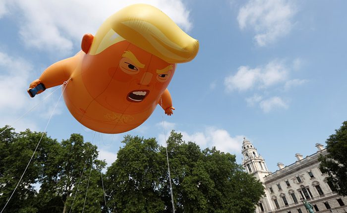 В Лондоне в небо запустили надувного 6-метрового Трампа