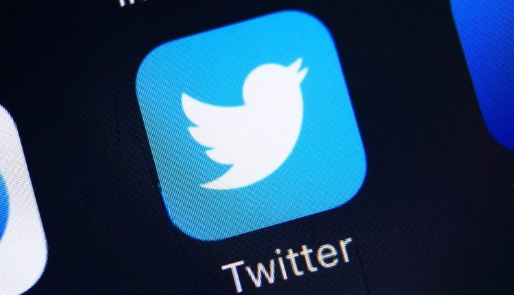 Из-за удаления токсичных пользователей акции Twitter резко упали в цене