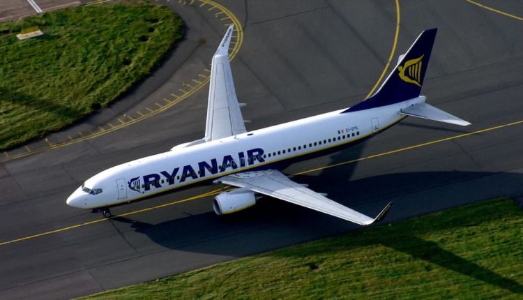Авиакомпания Ryanair начала распродажу билетов из Украины от 13 евро