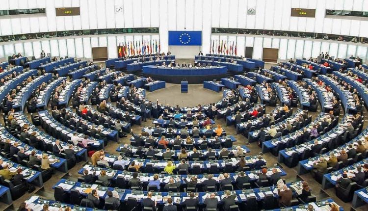 Депутаты Европарламента получают 40 млн евро на офисные расходы
