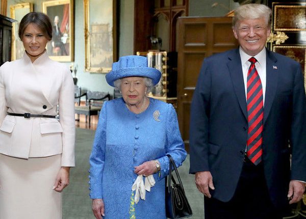 Чета Трампов выпила чаю с королевой Елизаветой