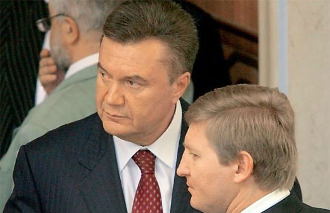 Манафорт в 2005 году советовал Ахметову избавиться от Януковича