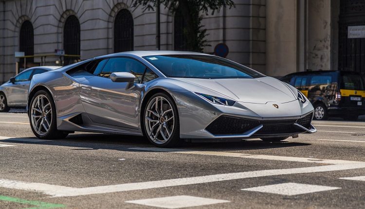 Турист в Эмиратах за три часа на арендованном Lamborghini наездил на $50 тыс. штрафов