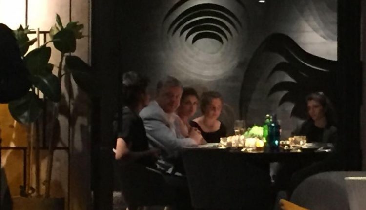 Семья Порошенко замечена в одном из ресторанов Киева