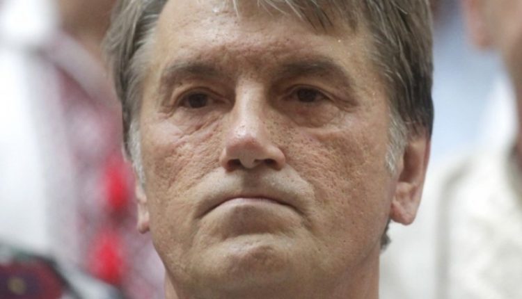Ющенко плохо помнит, за что дал ордена Ахметову и Коломойскому