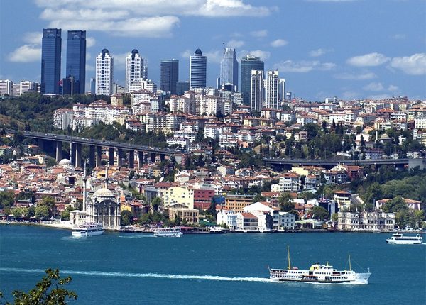 Жителям Турции запретили все сделки с недвижимостью за валюту