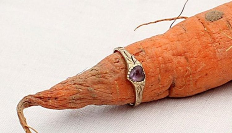 Женщина спустя 12 лет нашла утерянное кольцо благодаря морковке