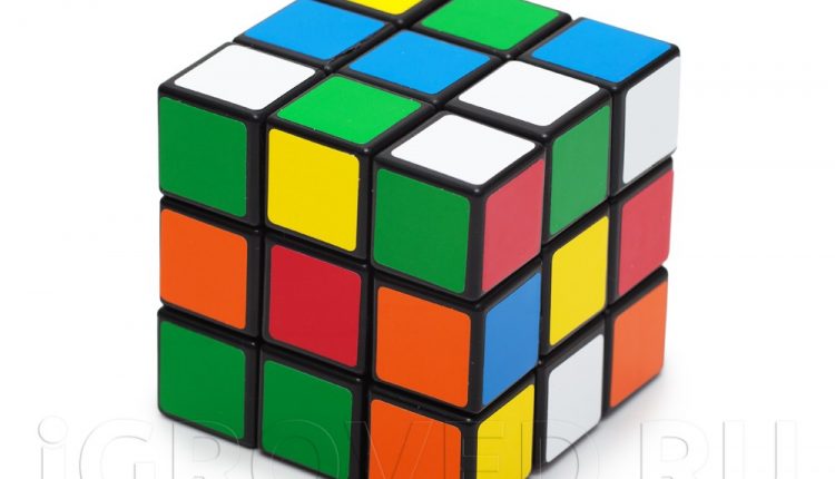 Японец сделал кубик Рубика, который собирает себя сам