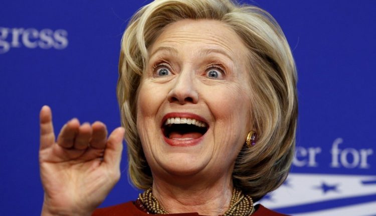 Хиллари Клинтон попробовала себя в роли комедийной актрисы