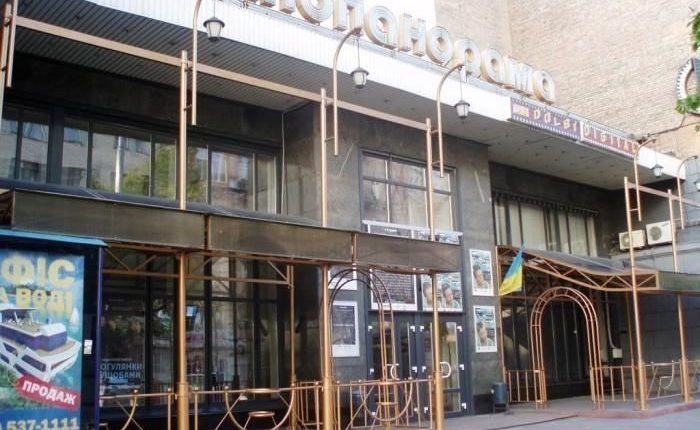 В центре столицы прекращает работу кинотеатр Мохаммада Захура