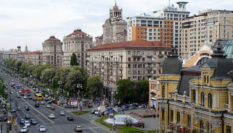 Названа стоимость аренды торговых площадей на самой дорогой улице Киева
