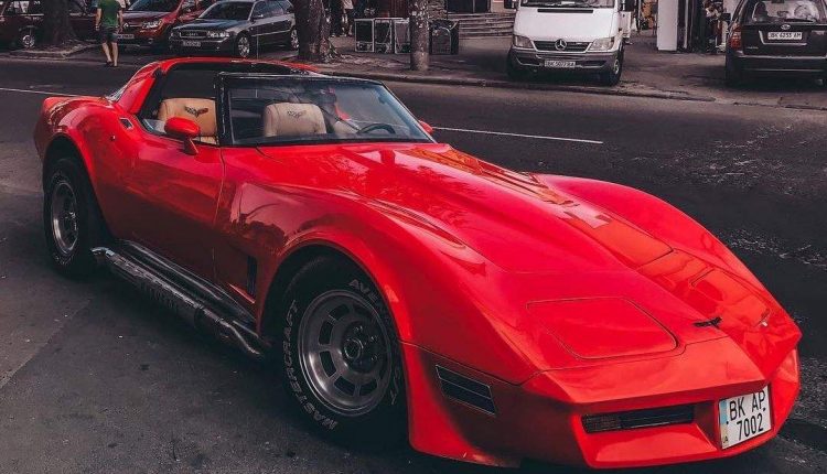 На украинских дорогах появился редкий Chevrolet Corvette