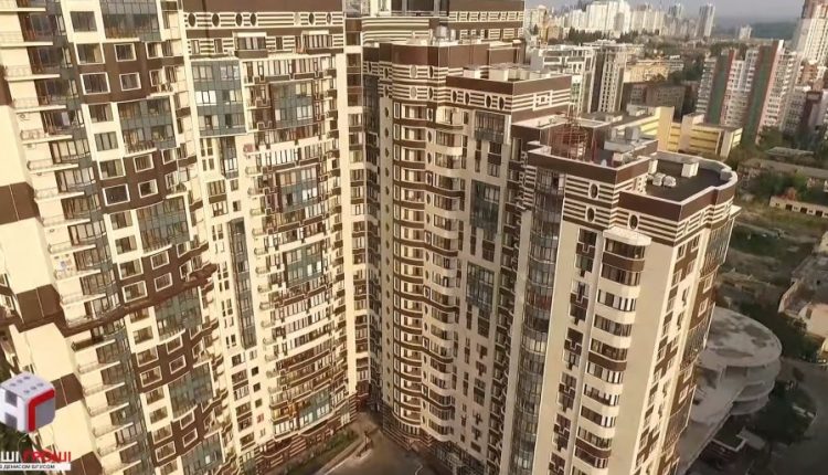 Таможенник купил элитную квартиру в Киеве по цене гаража