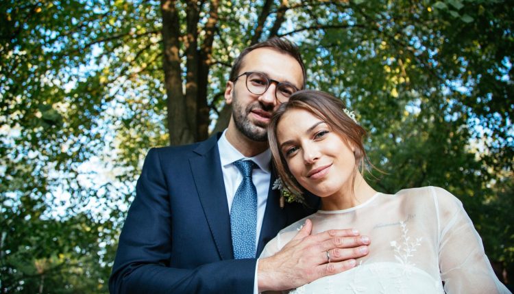 В Сети появились оригинальные свадебные фото нардепа Сергея Лещенко