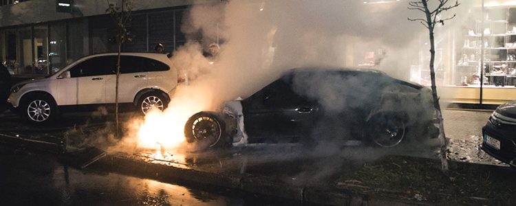 В центре Киева сгорел Porsche Panamera