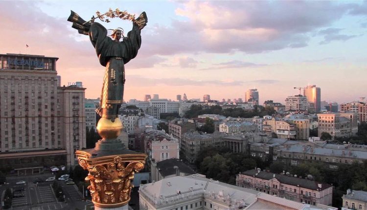 90 % влиятельных украинок живут и работают в Киеве