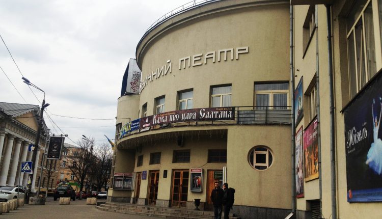 Замдиректора столичного театра оштрафовали на 22 тысячи за взятку в 200 тысяч