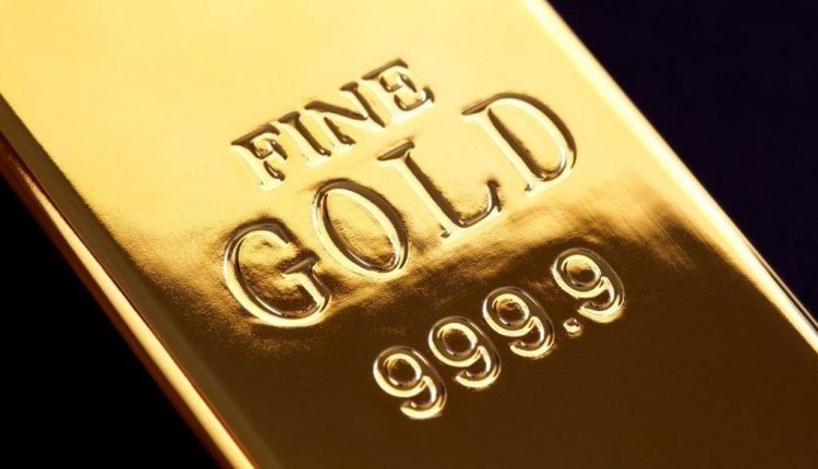 Таможенники обнаружили золотые слитки в банке с краской