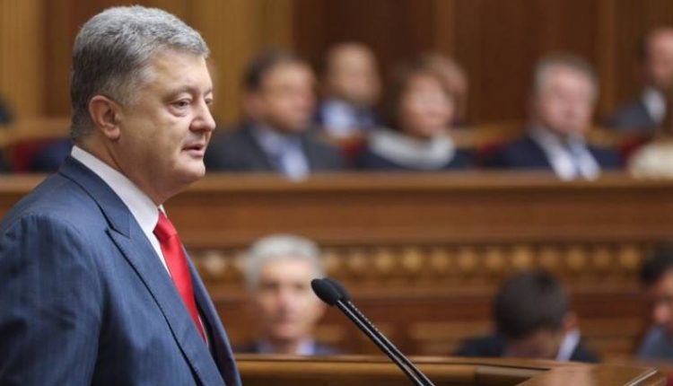 Михаил Подоляк: “Порошенко допустил окончательное обрушение собственных рейтингов”