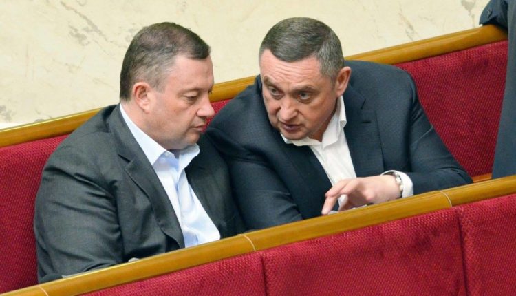 Суд арестовал банковские счета фирмы братьев-нардепов Дубневичей